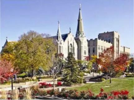 美国克瑞顿大学的学生和河海大学外国语学院的交流生参观李昌钰刑侦科学博物馆(图2)