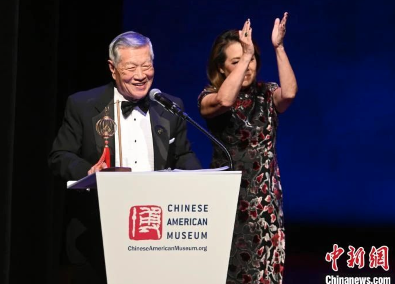 喜讯!|李昌钰博士荣获“金灯笼终身成就奖”(图1) 喜讯!|李昌钰博士荣获“金灯笼终身成就奖”(图1)