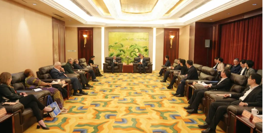 吴新明张彤会见李昌钰博士一行(图1) 吴新明张彤会见李昌钰博士一行(图1)