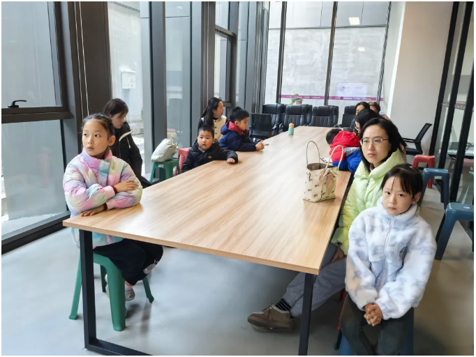 活动回顾 | 印迹溯源 智破迷津——印痕证据知识分享及海绵印章树叶画手工活动(图1) image.png