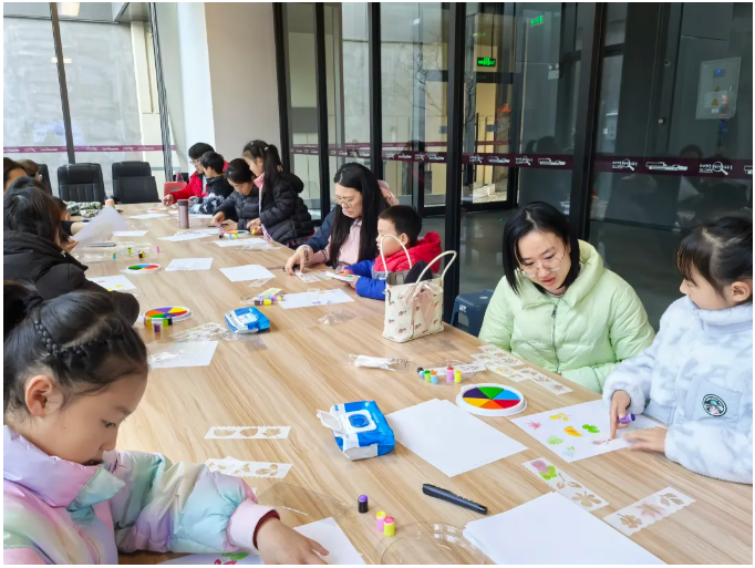 活动回顾 | 印迹溯源 智破迷津——印痕证据知识分享及海绵印章树叶画手工活动(图5) image.png